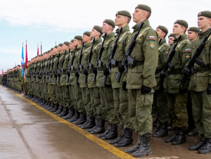 Обложка новости «Контракт на год» и угрозы тюрьмой: матери срочников жалуются на принуждение к контрактной службе