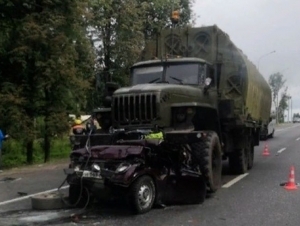 Обложка новости «Урал» смял две машины: военного признали виновным в ДТП с двумя погибшими